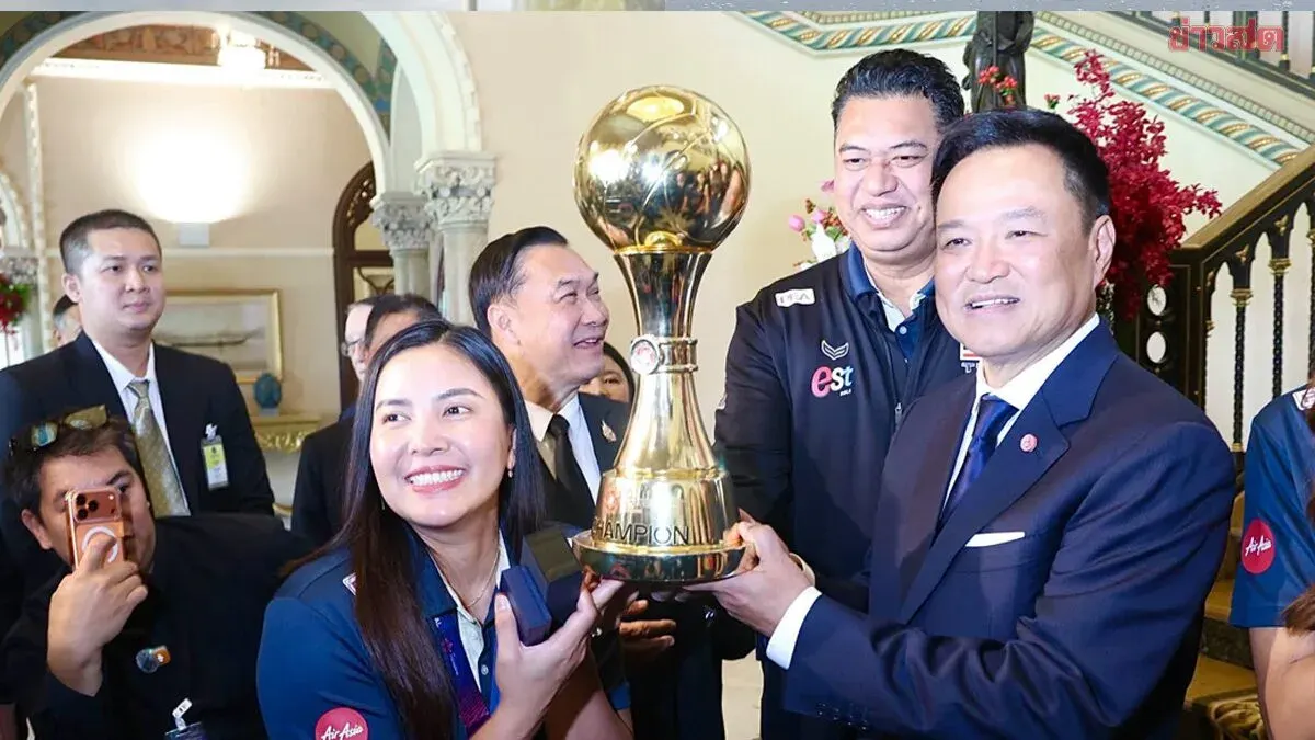 Premier Anutin Presents 14.76 Million Baht to Olympic-Bound Volleyball Team