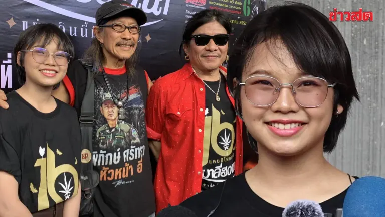 Teenage Singer Balances School and Music Career with Pride