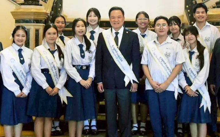 PM Anuthin Backs Anti-Corruption Youth Ambassadors Program
