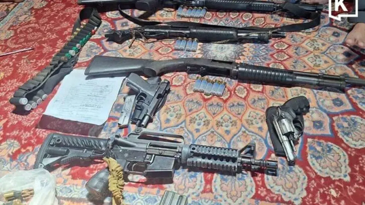 Narathiwat Police Seize Weapons Cache Including M16, Grenades