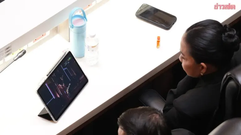 Suksamruay Explains Concert Viewing During Parliament Session