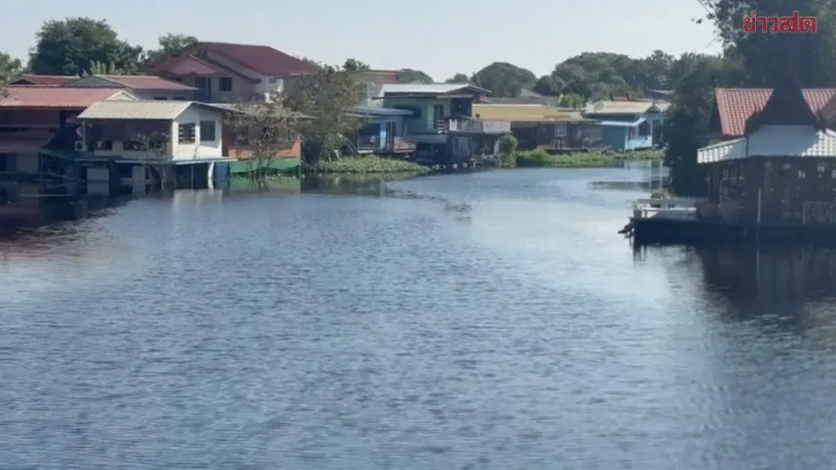 Foul Black Water Plagues Ayutthaya Canals, Sickens Residents