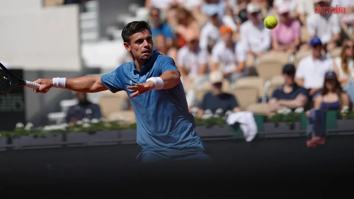 21-Year-Old French Player Arthur Gea Rushes to Bathroom During French Open Debut Match