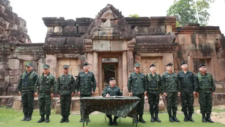 Army Leaders Visit Thai-Cambodian Border