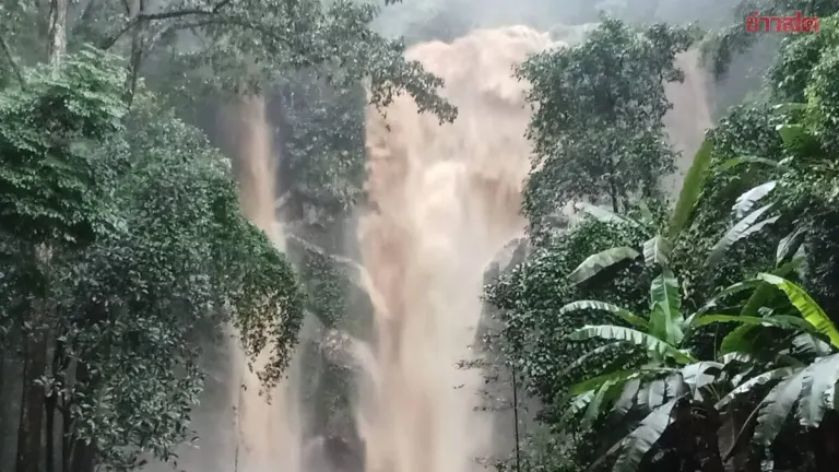 Heavy Rain Shuts Two Chiang Mai Parks Temporarily