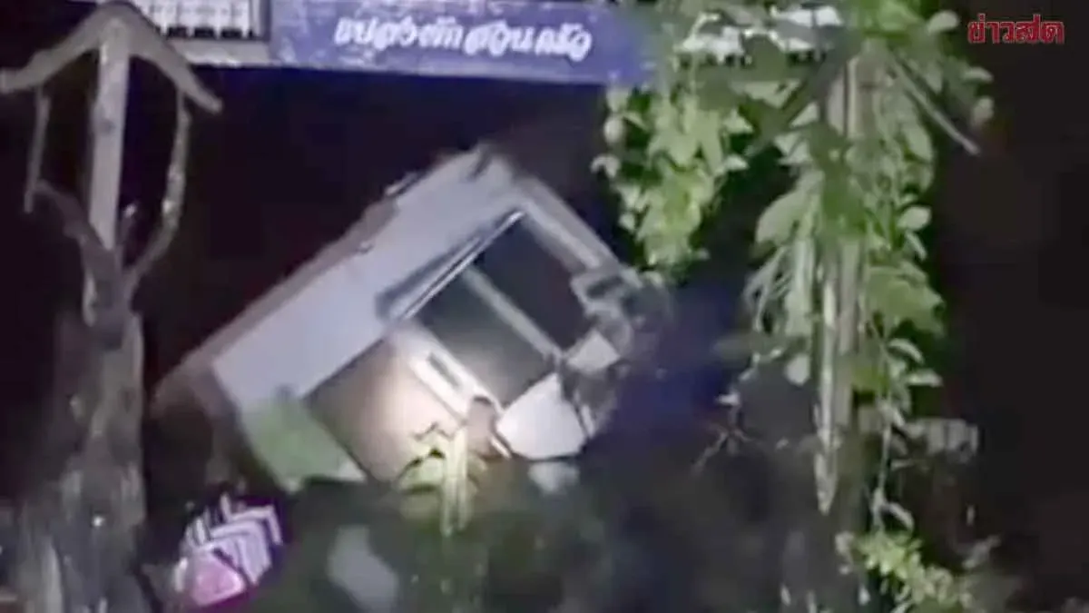 Flash Flood Destroys Mae Sam Lap Agricultural Building in Mae Hong Son