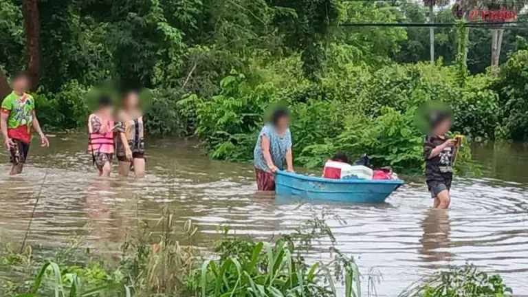 Prachin Buri Floods Rise, Aid Efforts Lag