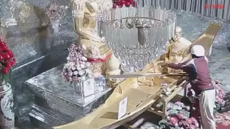 Audacious Thieves Strike Utayan Temple, Stealing Donations Right Before Buddha Statue