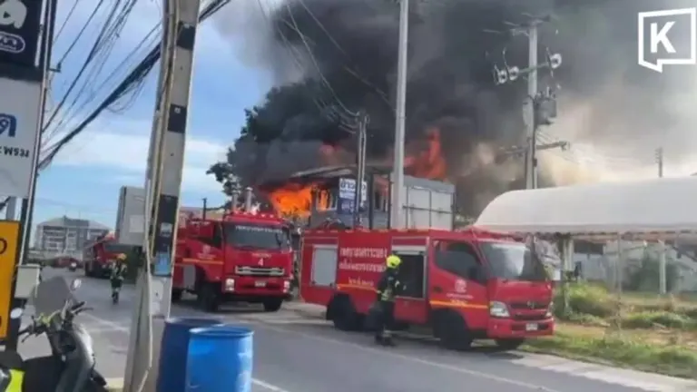 Fire Destroys Popular Pork Rice Bowl Restaurant in Rayong