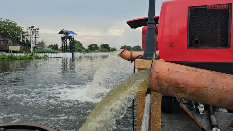 Rangsit Mayor Explains Slow Flood Recession Due to Canal Inflow