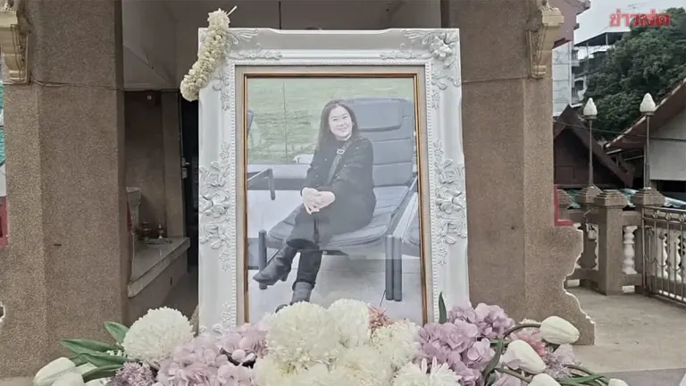 School Staff Member Honored at Royal Cremation Ceremony