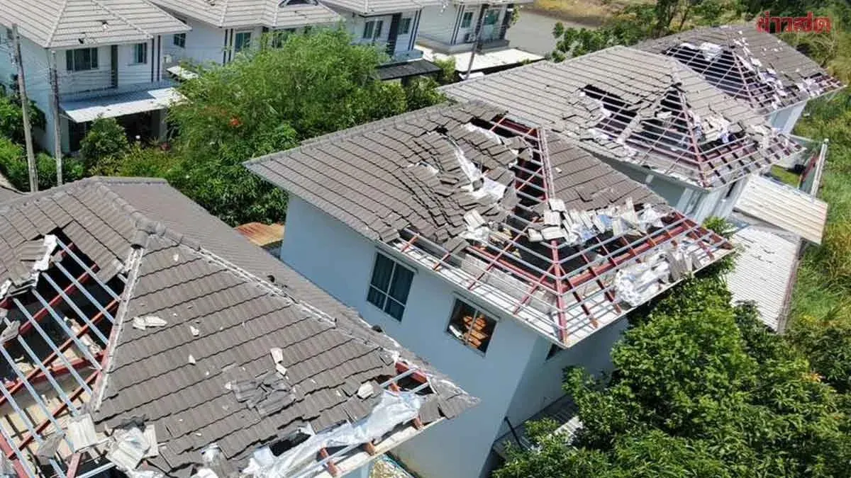 Disaster Agency Assesses Damage as Severe Storm Batters Lat Krabang Housing Estate, Destroying 17 Roofs