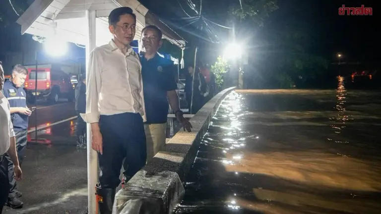 Deputy PM Tours Flooded Nan Province Overnight