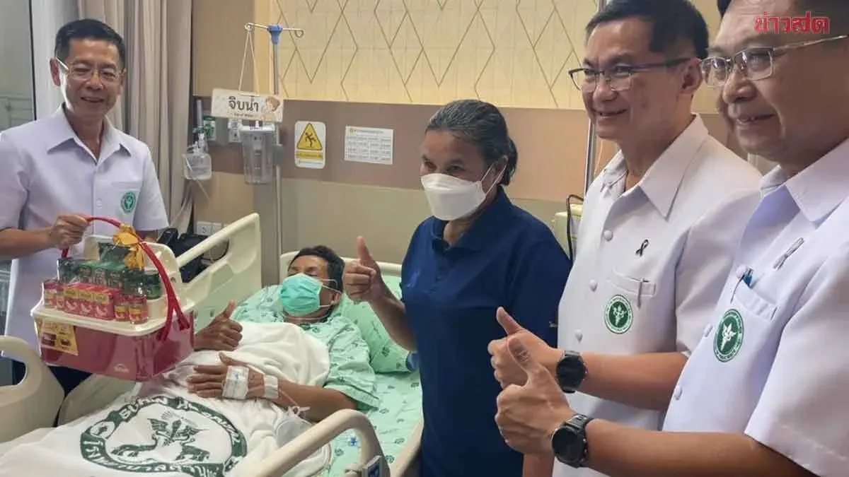 Father Donates Kidney to Save Dying Son's Life