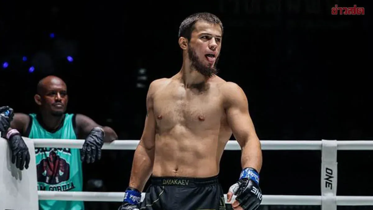 Superlek Weighed In Heavy, Narrowly Escaped First-Round Knockdown Before Losing Decision to Abdulla Dayakayev