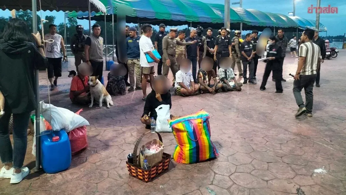 Surat Thani Police Clear Homeless Camp Along Tapi River
