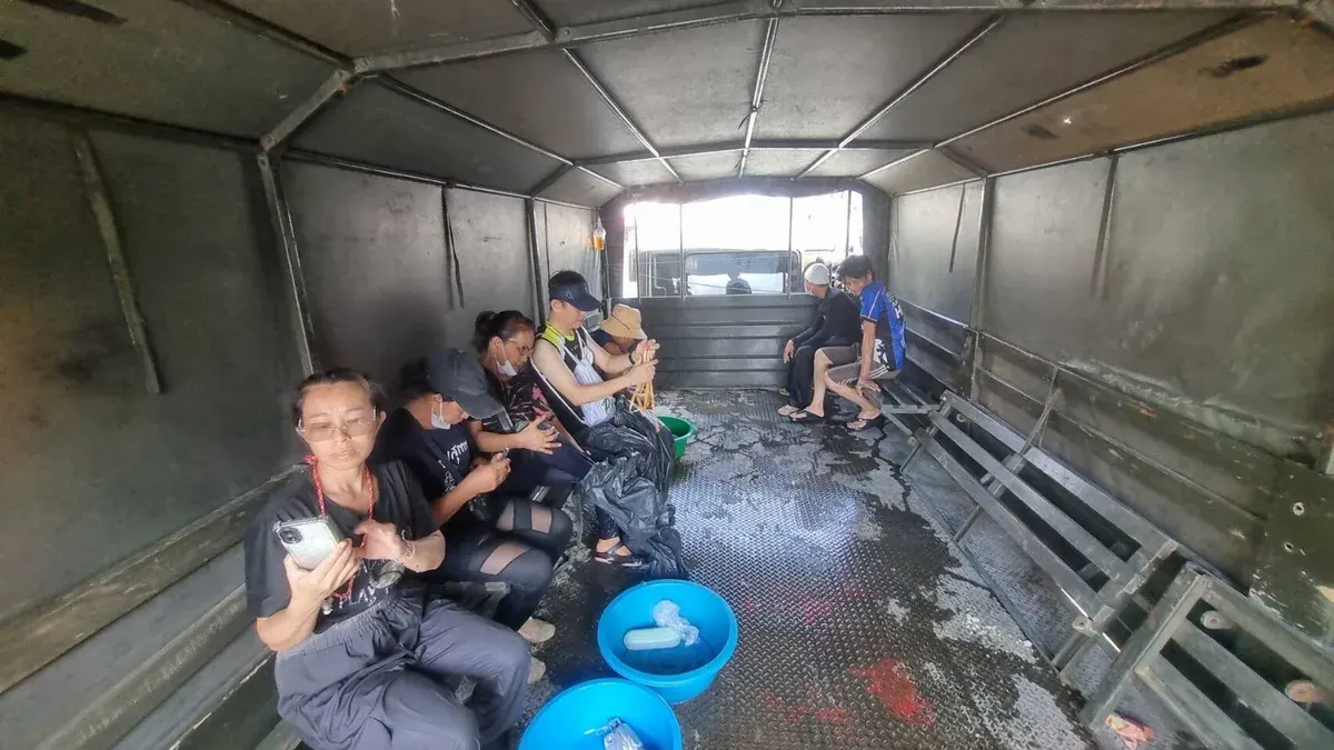 Army Transport Corps Sends Aid to Flood-Hit Bangkok Neighborhoods