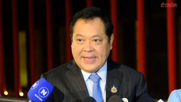 Thawi Sodsung Worried About 89 Senators Pressuring 'Taeng,' Opposition Leader, Reflecting Democratic Crisis
