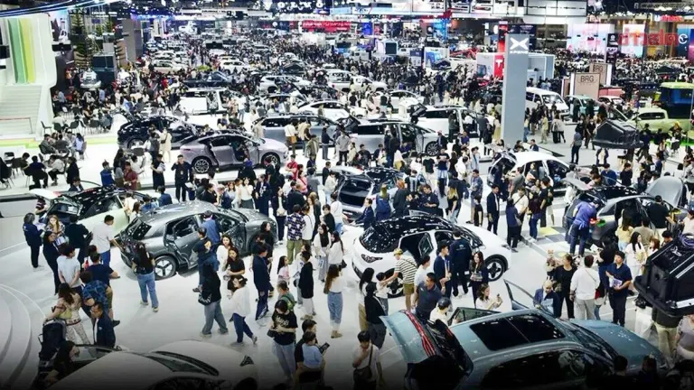 Industry Ministry Seeks Car Firm Discounts for Flood-Damaged Vehicles