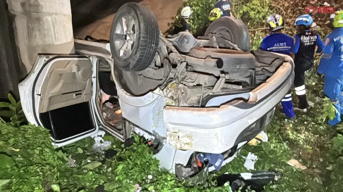 Three Injured as SUV Plunges From Bridge in Chumphon