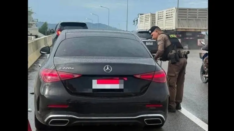 Woman Stopped From Jumping Off Phuket Bridge