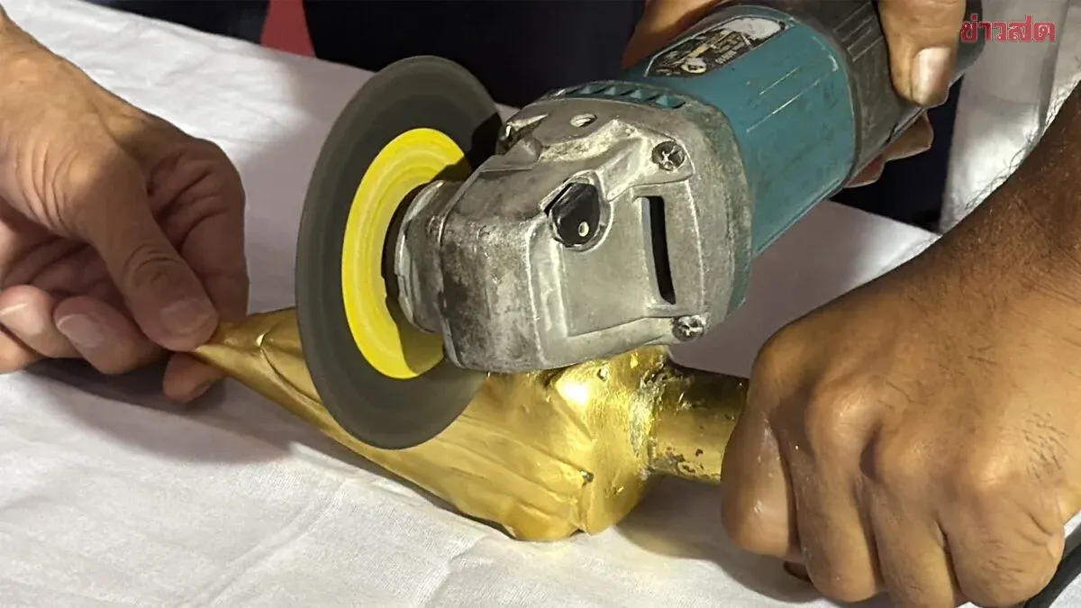 Golden Buddha Hair Relic Opened for Inspection: Drama Over 50 Baht Gold Ends with Gold Embedded in Cement