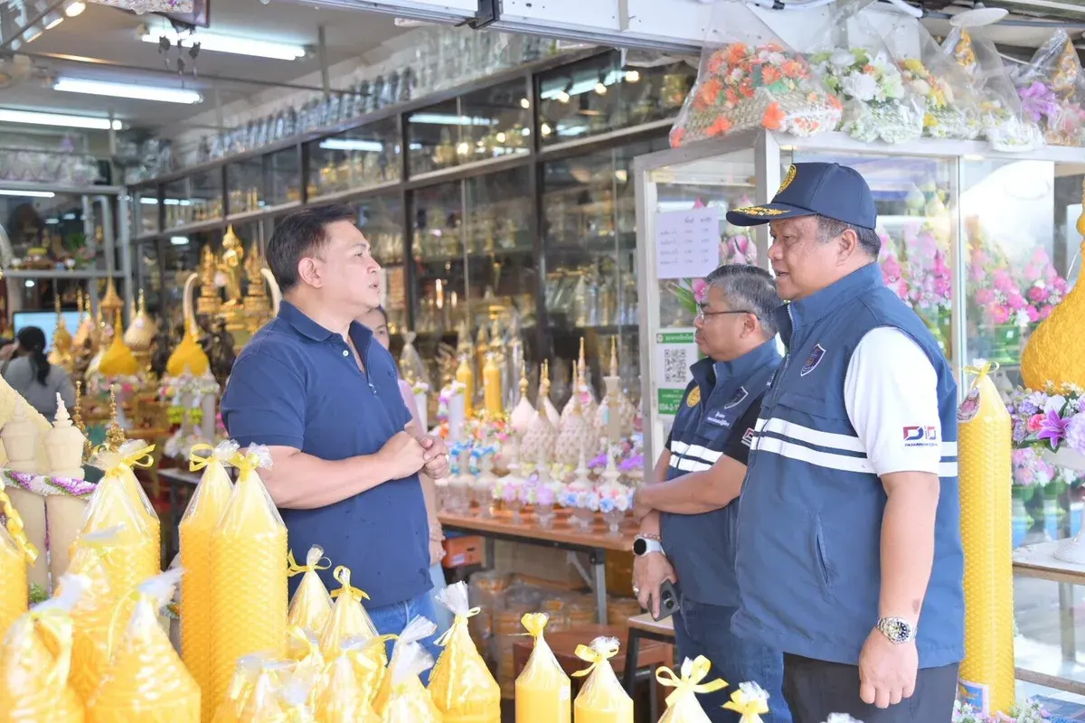 Officials Inspect Religious Goods Shops Ahead of Buddhist Lent