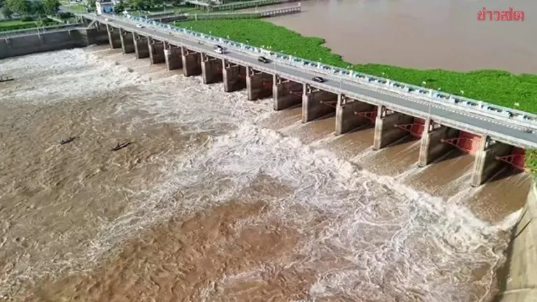 Authorities Warn Four Provinces of Rising Chao Phraya Floodwaters