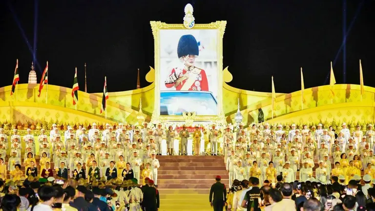 Thailand Marks King's 74th Birthday With Royal Observances