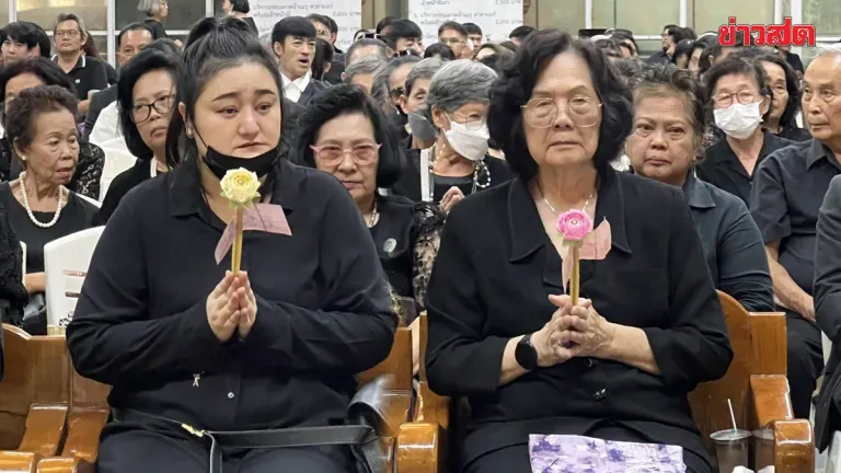 Dragon 5 Member's Mother Pays Tribute at Funeral