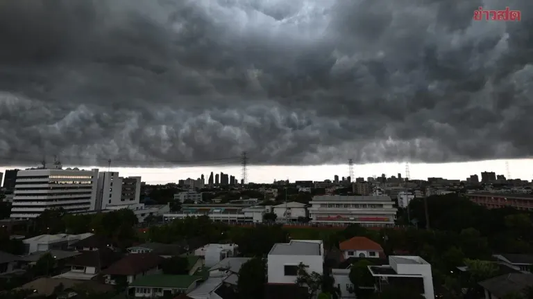 Heavy Rain, Strong Winds Warned Across 50 Thai Provinces