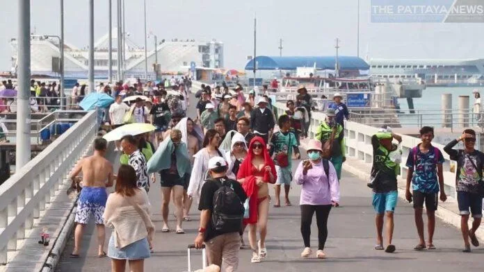 Thai Reactions Overwhelmingly Positive to End of 60-Day Visa-Free Policy, While Foreigners Lament the Change