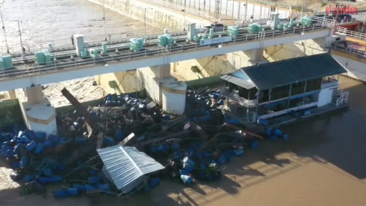 Fish Rafts Block Mae Klong Dam Gates, Officials Downplay Impact