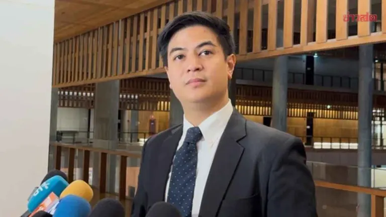 Caught Red-Handed: Supachee and Pimrypai's Stories Don't Match on 100-Baht Durians—Premium Grade or Not?