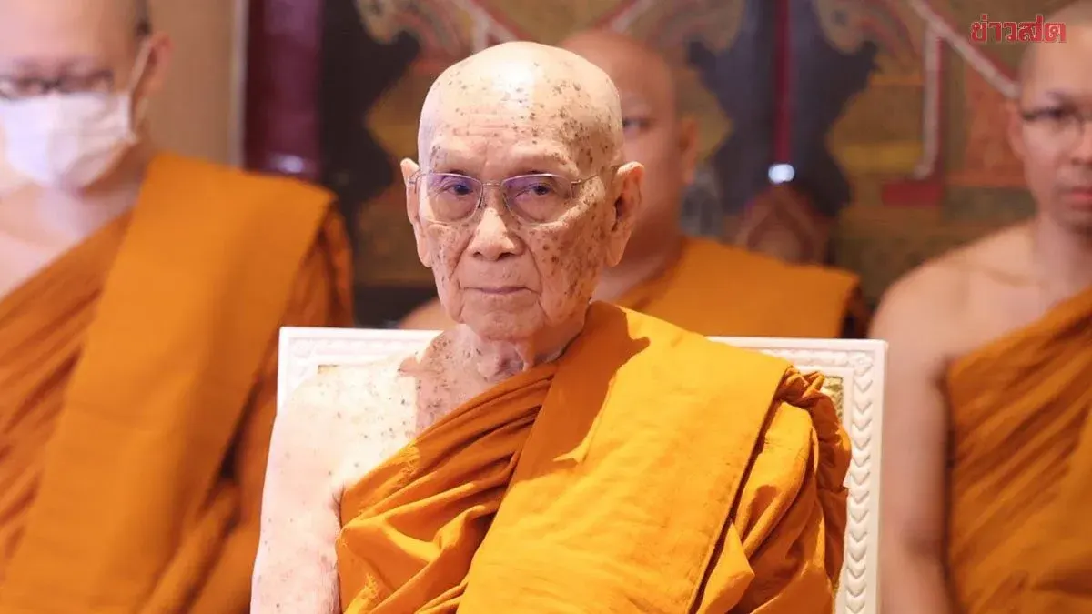 Eight Monks Killed After Car Hits Buddhist Procession