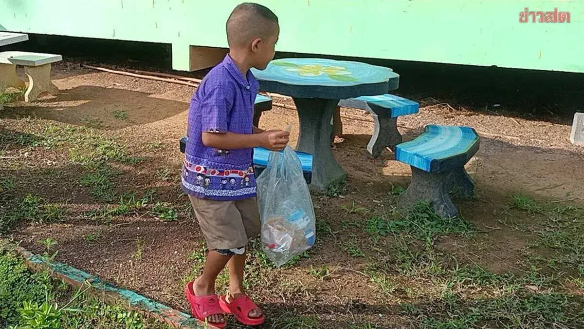 Grateful 10-Year-Old Collects Trash to Help Elderly Grandfather