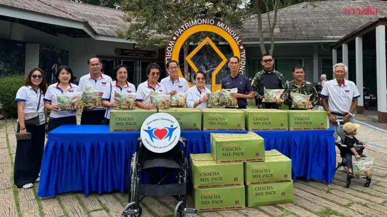 Foundation Donates Wheelchairs, Snacks to Khao Yai National Park
