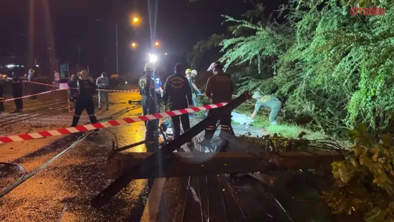 Severe Storm Strikes Chainat, Killing One Woman Struck by Falling Power Pole While Riding Motorcycle Home