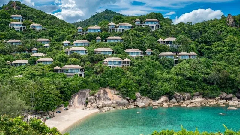 Tourism wrestles with wars impact