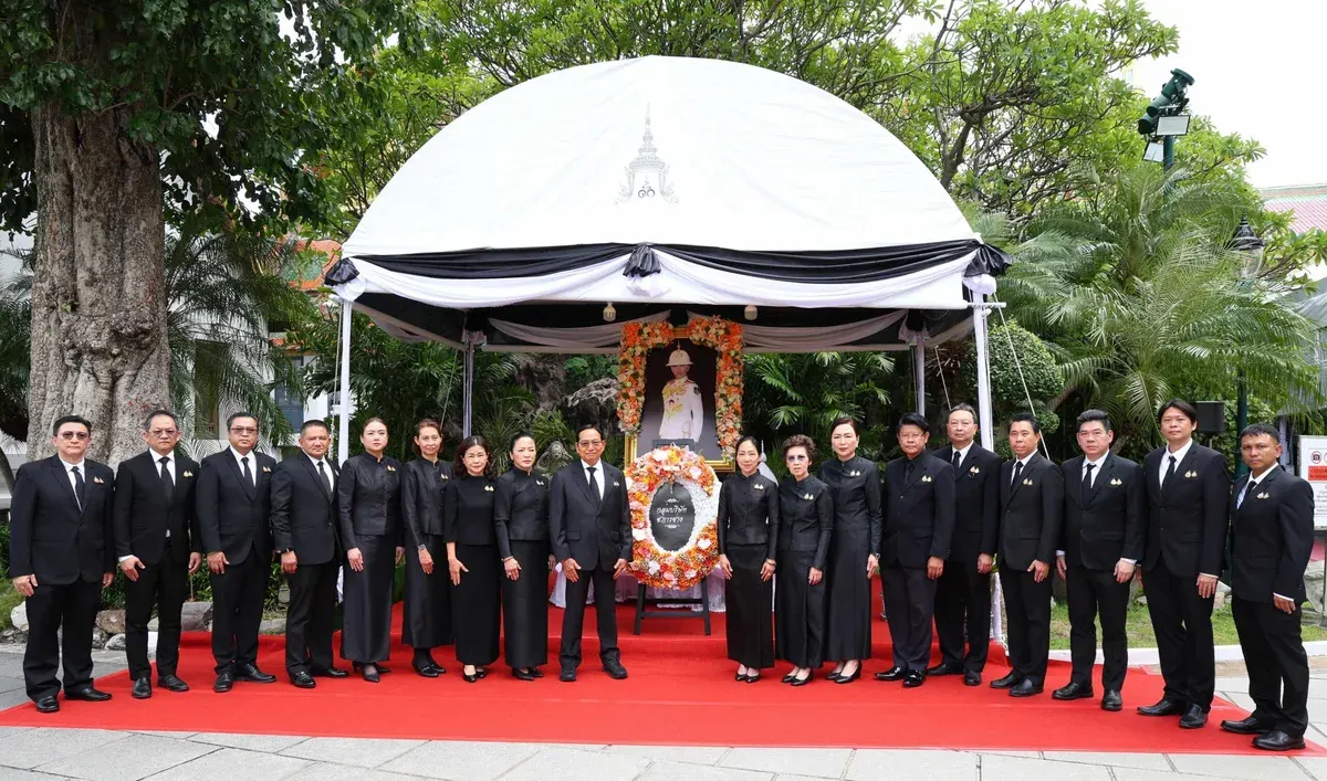 Charoen Pokphand Group Pays Respects to Royal Funeral