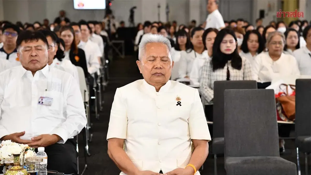 Parliament Leader Promotes Buddhist Values Through Prayer and Meditation