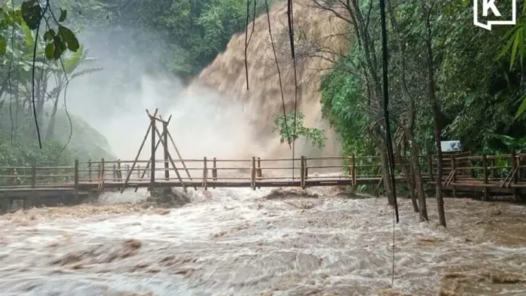 Heavy Rain Closes Chiang Mai Waterfalls Over Safety Fears