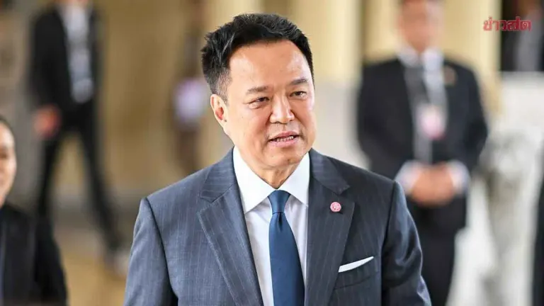 PM Anutin Dismisses Sondhi's Warning Over Election Commission Ruling