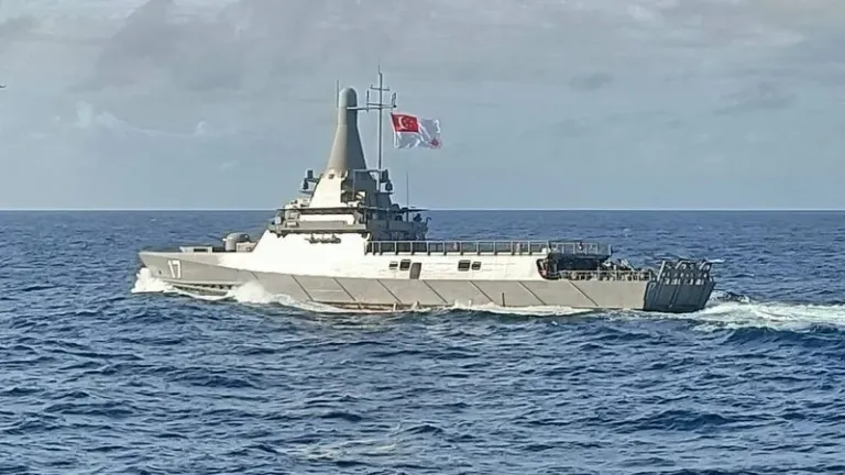Singapore, Thai warships dock in Phuket