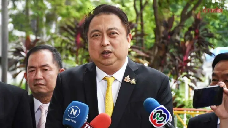 Environment Minister Defends Cabinet Record on Beach Cleanup