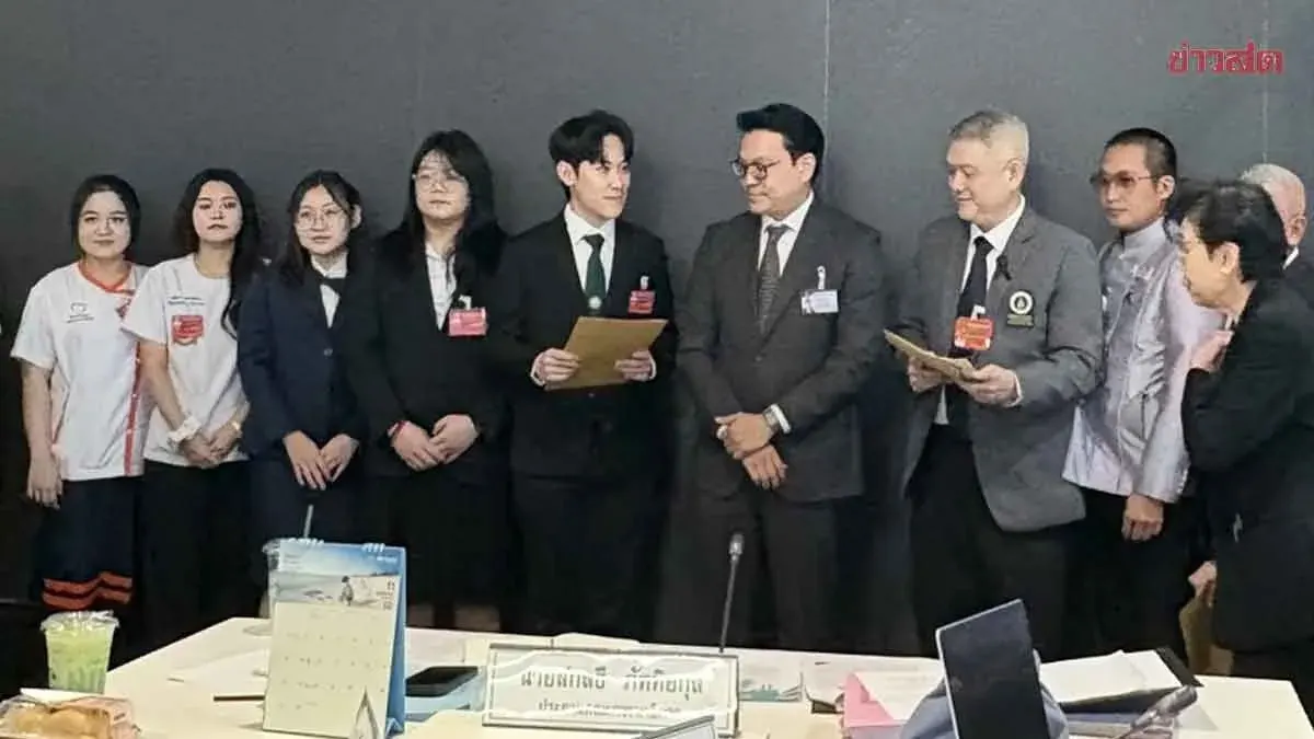 Thai Medical Students Petition Parliament to Maintain E-Cigarette Ban