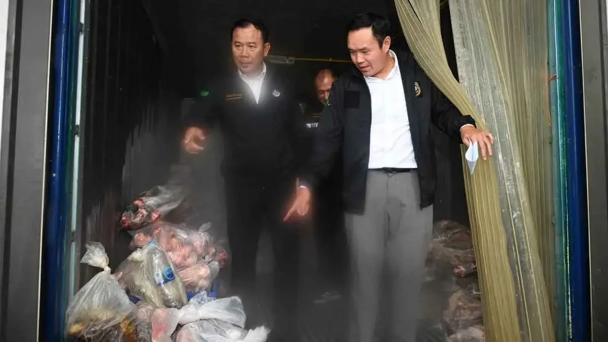 Authorities Seize 600 Crates of Smuggled Avocados in Pathum Thani