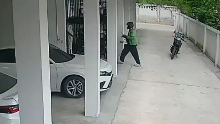 Delivery rider raises alarm after refusing to leave and requesting to visit customer's room to see cat