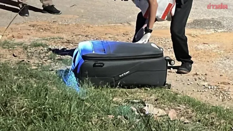 Neighborhood Alarmed After Woman Discovers Mysterious Bag at School Entrance Containing Important Documents