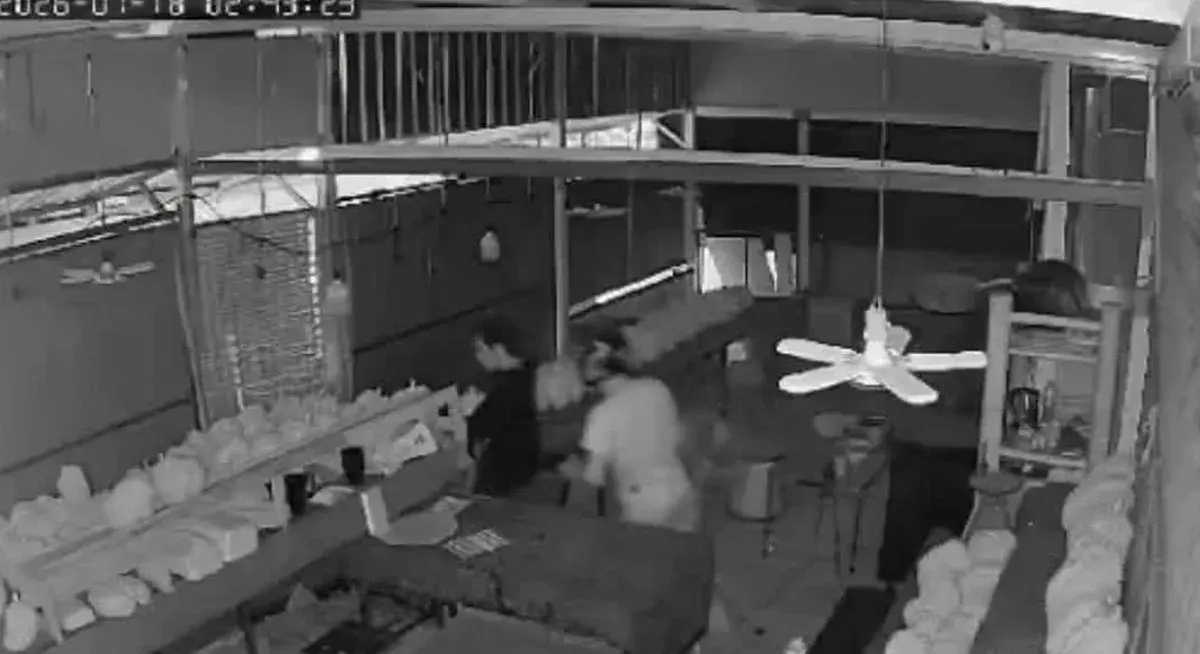 Armed Thief Slashes Shop Owner in Karon Durian Heist
